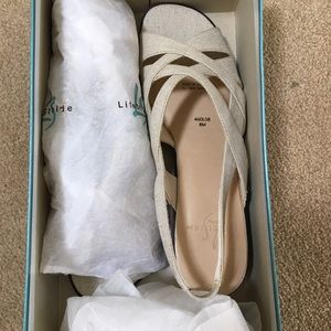 New Women’s Lifestride sandals